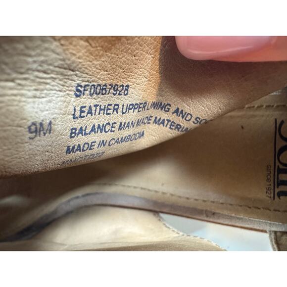 Sofft Catelyn bootie peep toe stone tan ruched suede stacked heel shootie Sz 9 - Picture 8 of 9